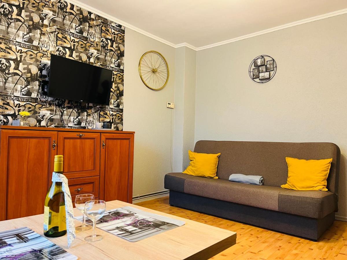 Apartament Rowerlovy Leilighet Wałbrzych Eksteriør bilde